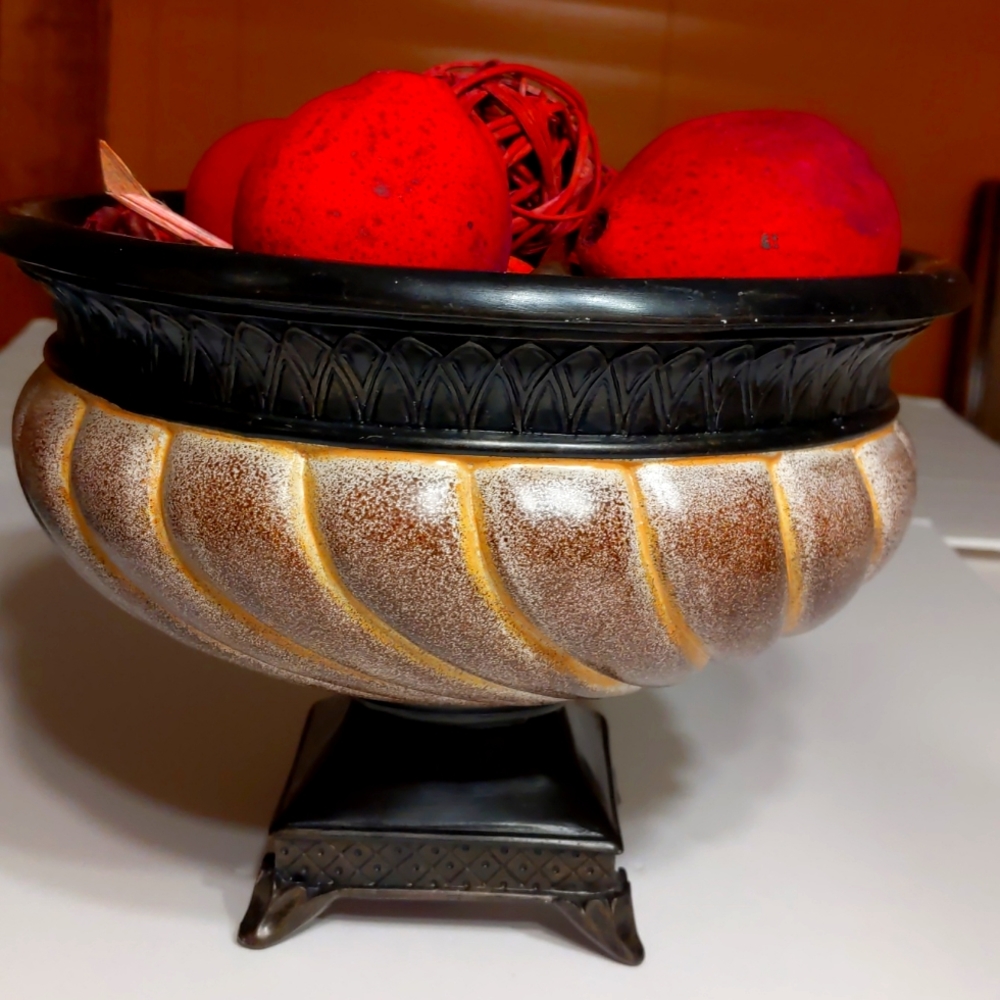 Table Decorated Urn
